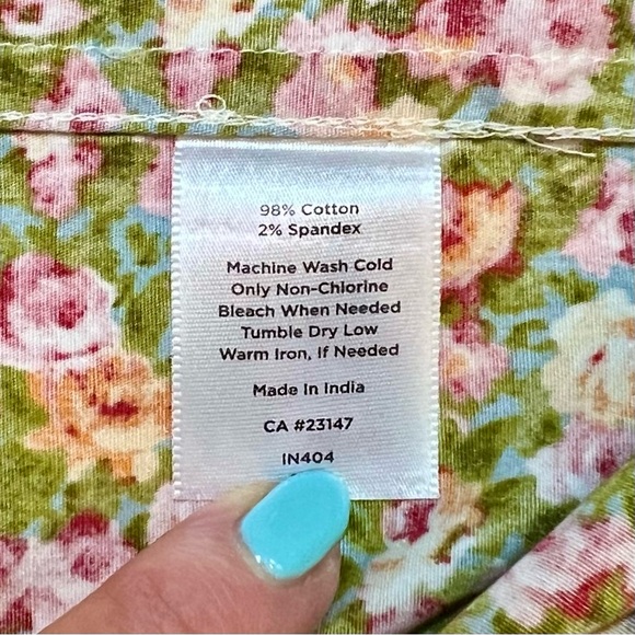 Talbots Pullover Sleeveless V-Neck Floral Blouse Sz 16P Cotton Blend EUC Stretch - Picture 13 of 13